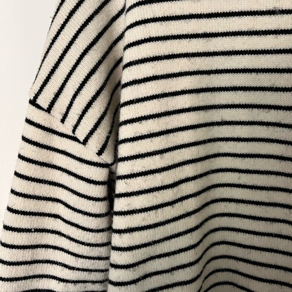 oversized wool handknit striped turtleneck - Picture 4 of 7